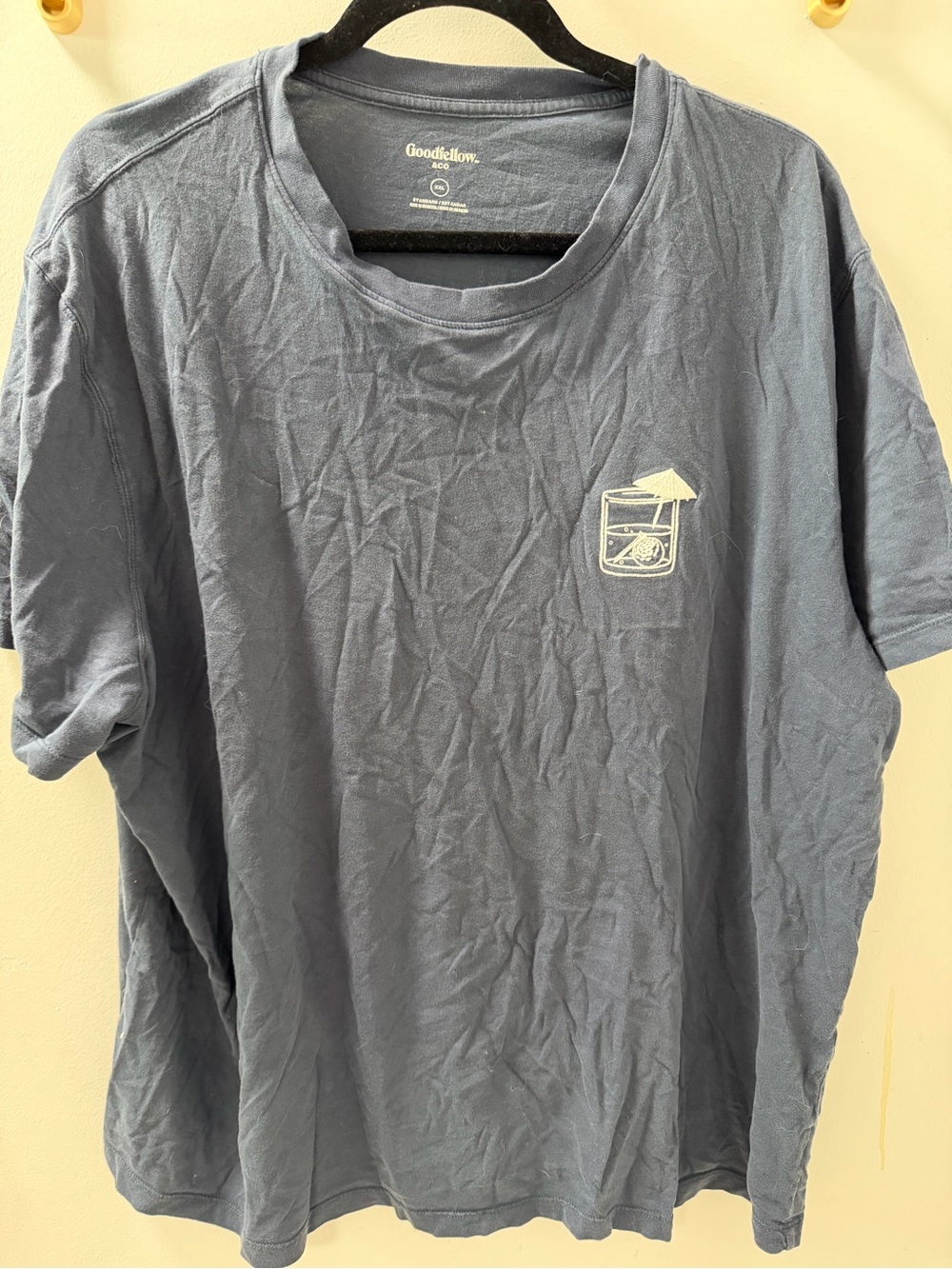 Goodfellow & Co Men's T-Shirt in Slate Blue with Embroidered Cocktail